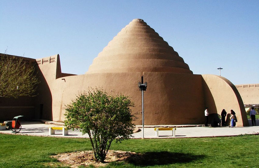 یخدان مویدی